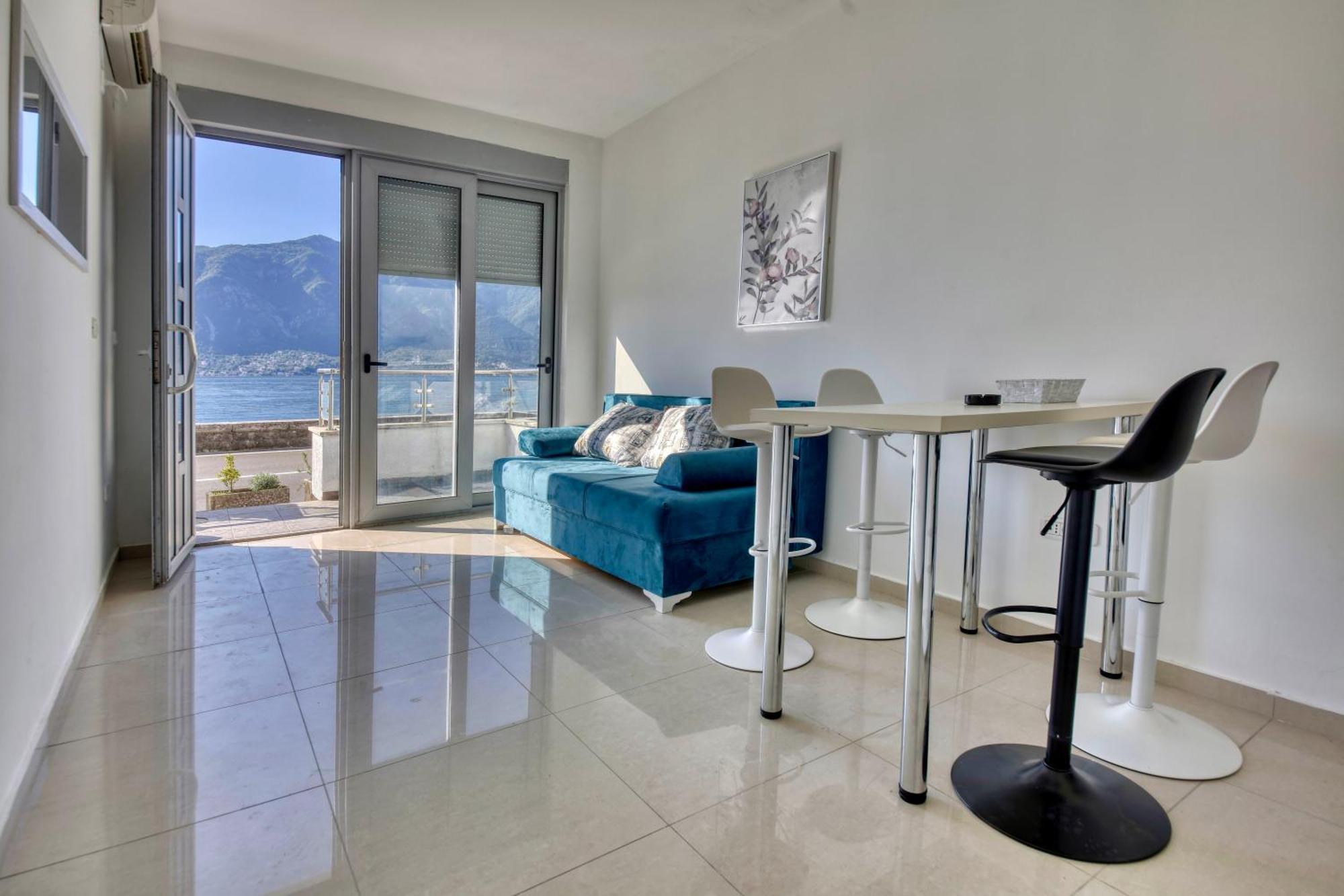 Waterfront Apartments โกตอร์ ภายนอก รูปภาพ