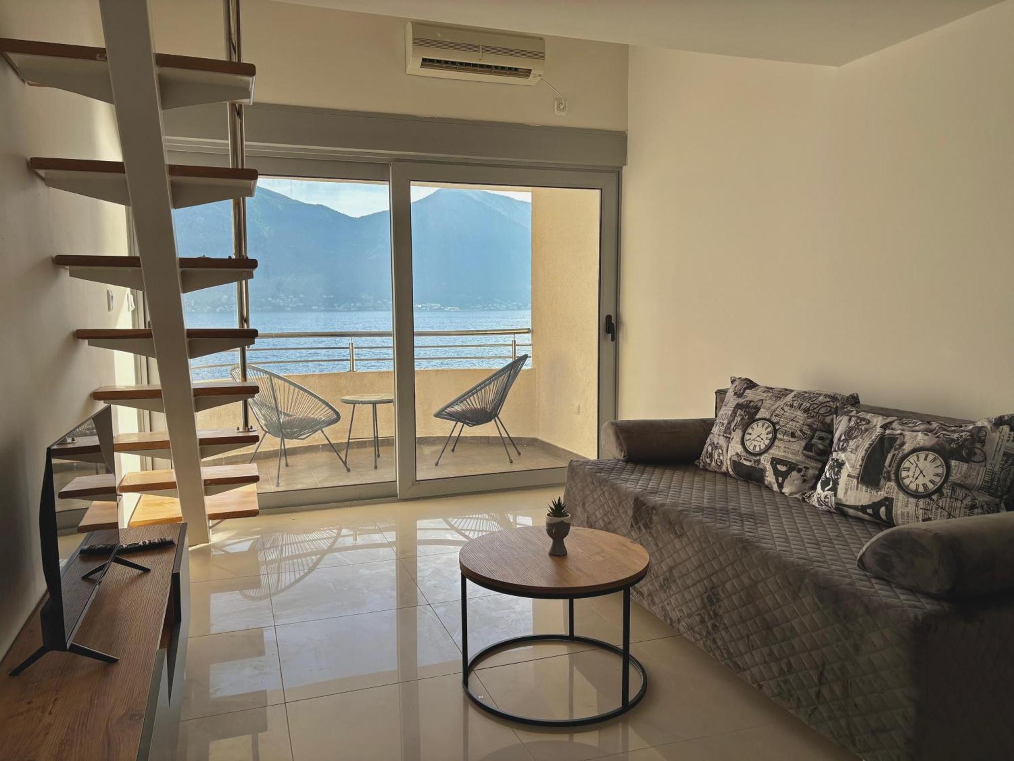 Waterfront Apartments โกตอร์ ภายนอก รูปภาพ