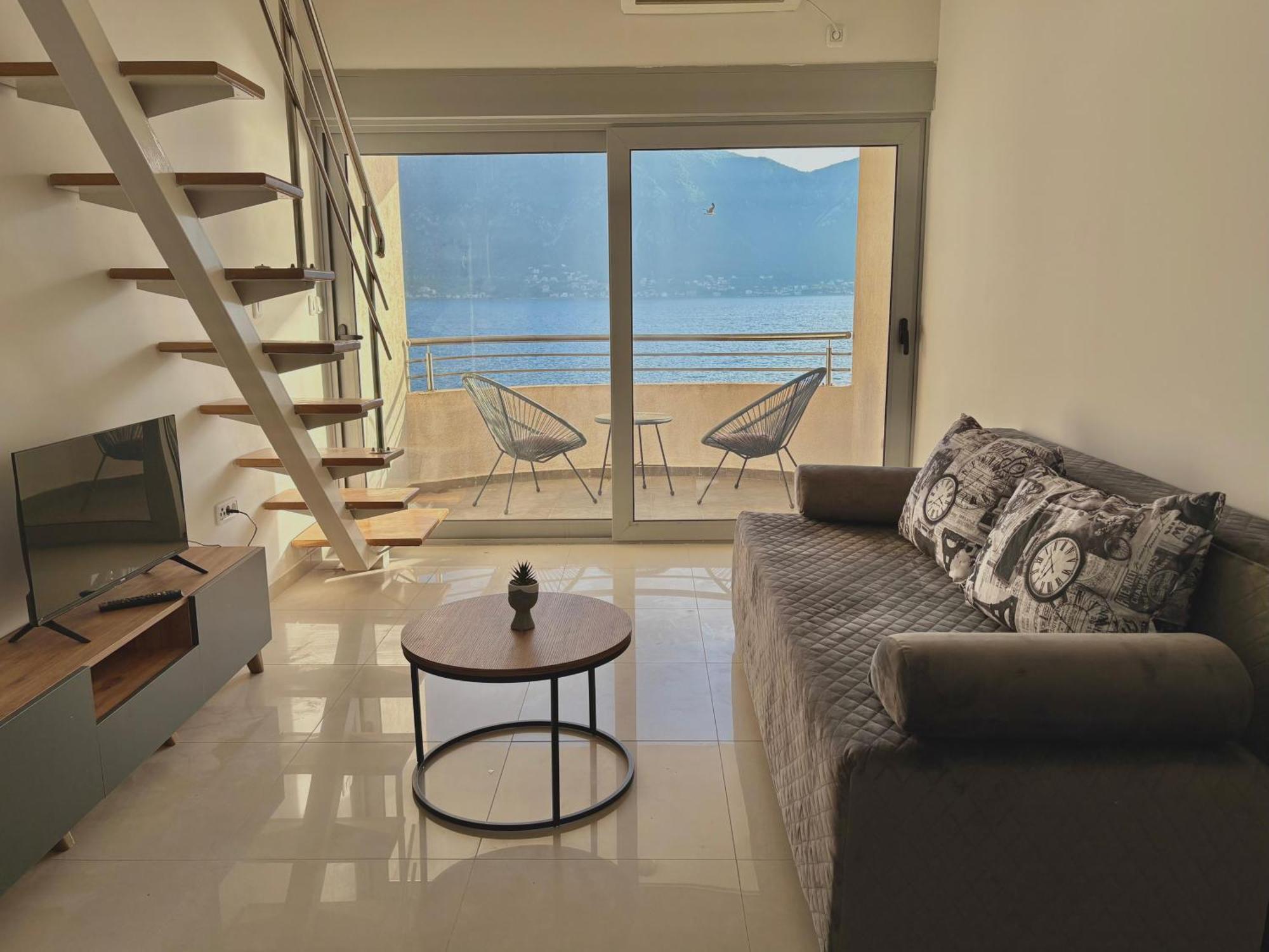Waterfront Apartments โกตอร์ ภายนอก รูปภาพ